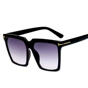 Black Chloe oversize glasses